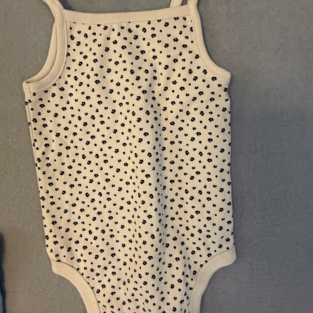 6-12 lot Cat & Jack White Baby Outfit - Picture 12 of 16